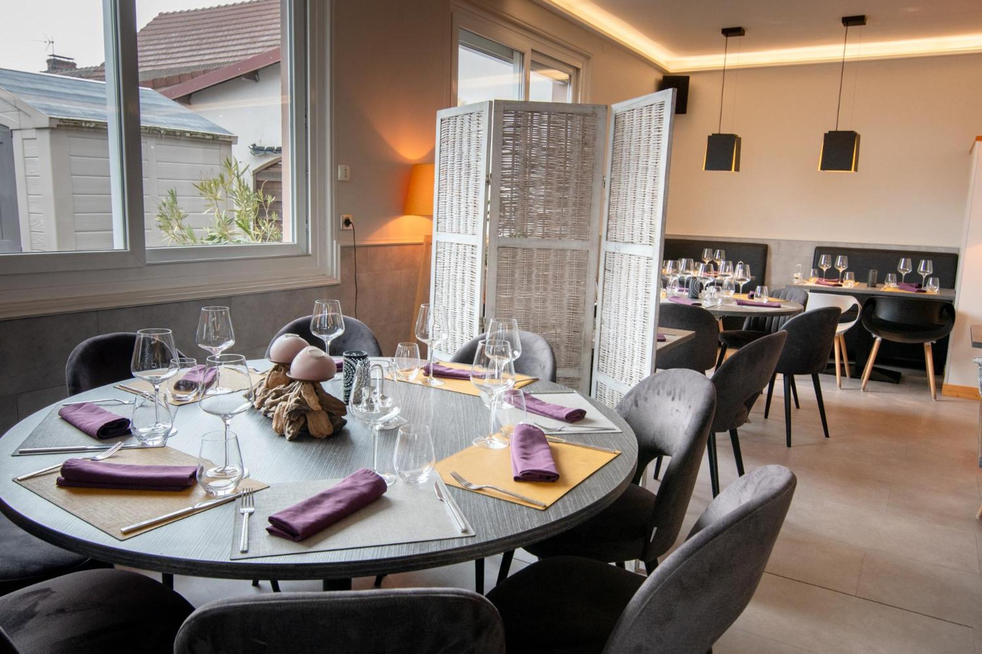 Logis Hotel Centrotel Et Spa Bulles D'Allier 몽마로 외부 사진