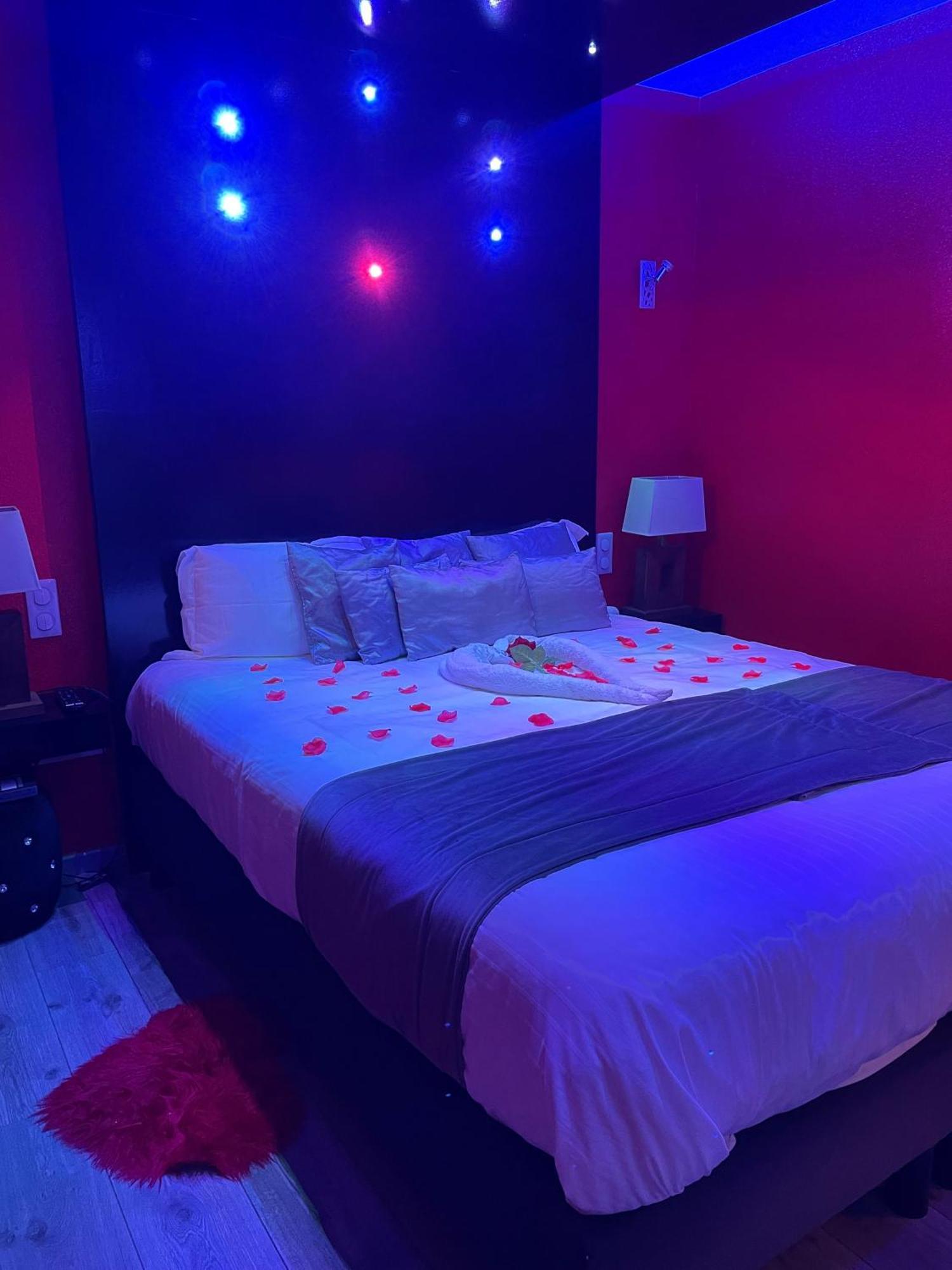 Logis Hotel Centrotel Et Spa Bulles D'Allier 몽마로 외부 사진