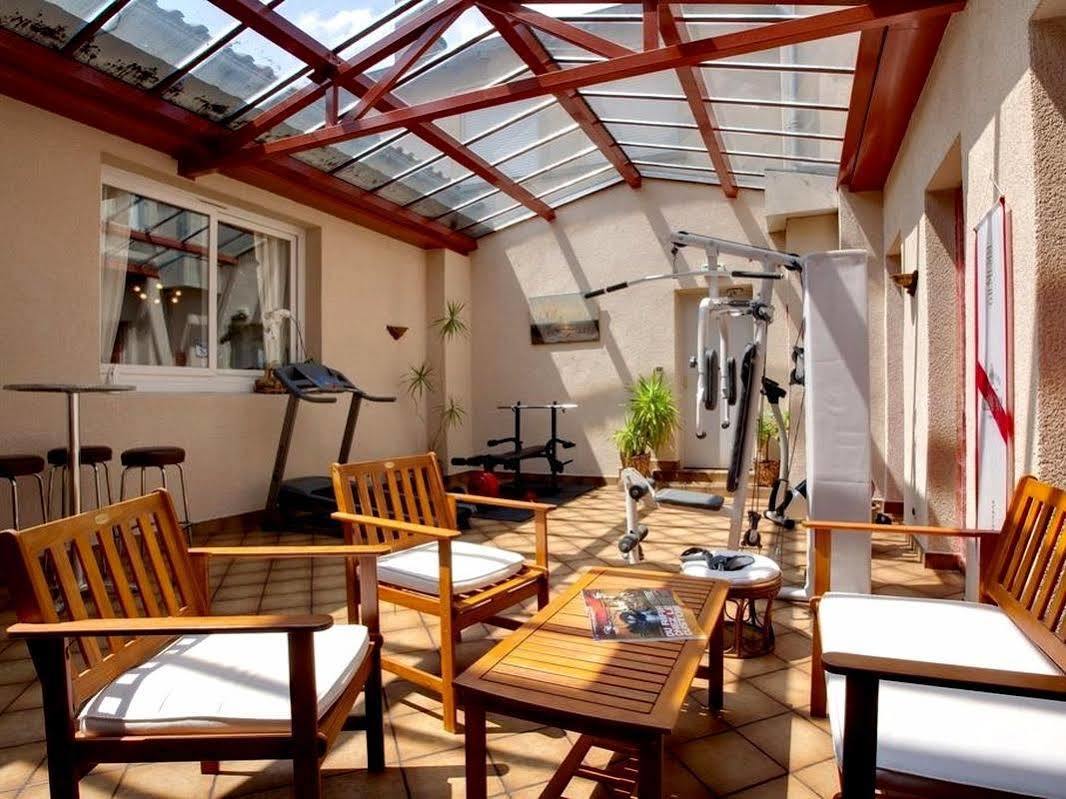 Logis Hotel Centrotel Et Spa Bulles D'Allier 몽마로 외부 사진