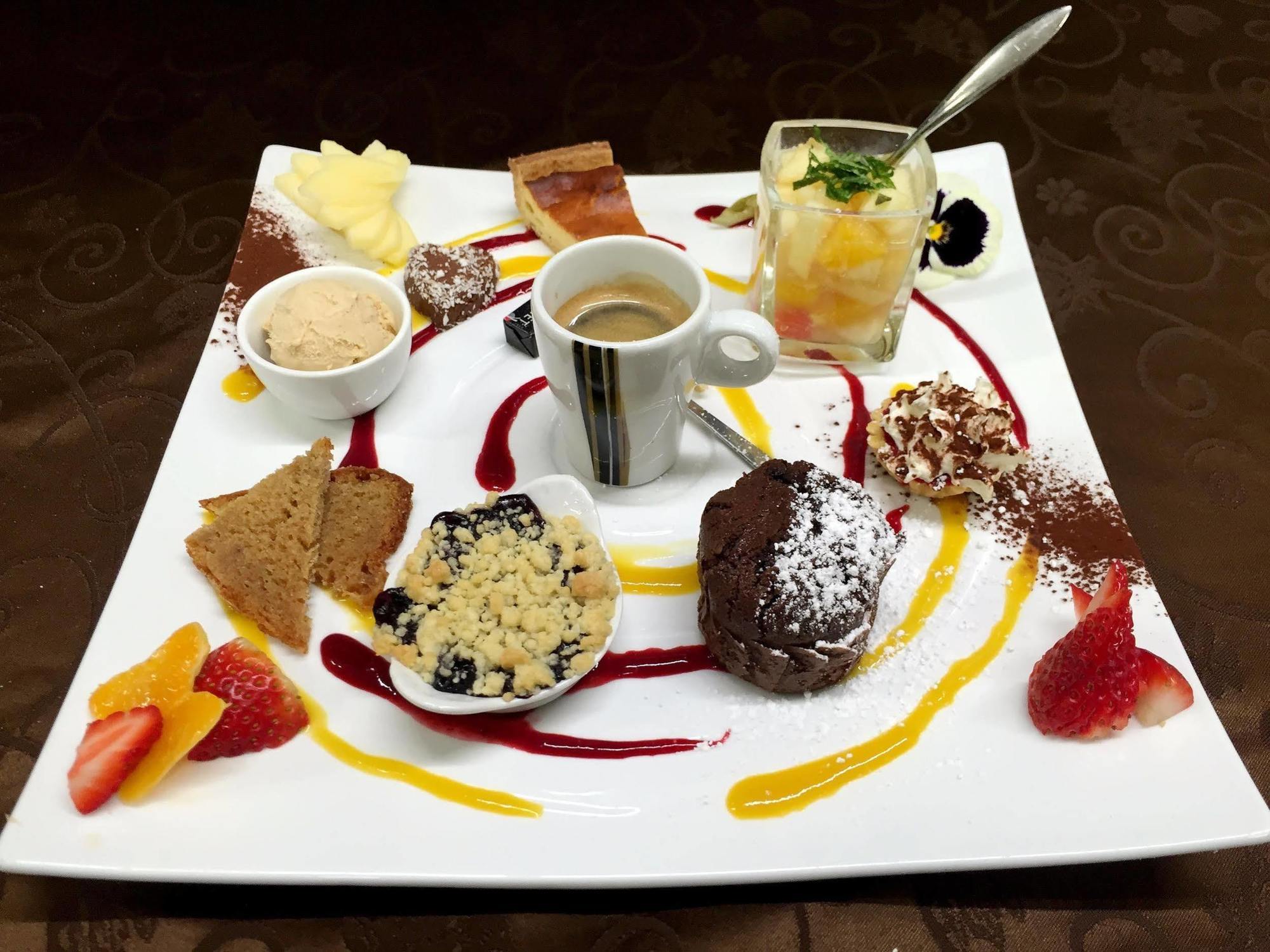Logis Hotel Centrotel Et Spa Bulles D'Allier 몽마로 외부 사진