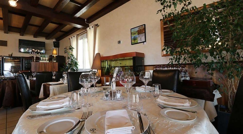 Logis Hotel Centrotel Et Spa Bulles D'Allier 몽마로 외부 사진